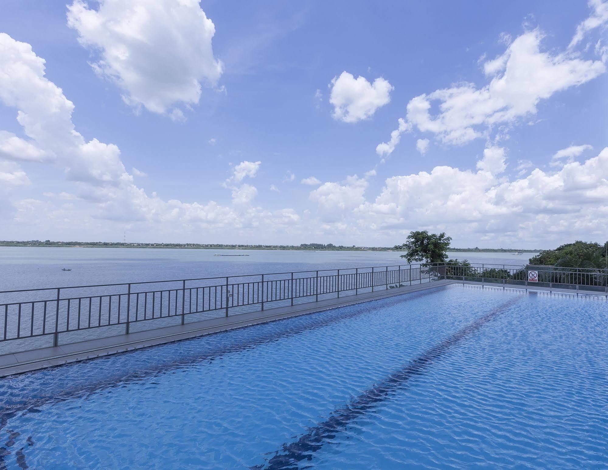 High Sky Hotel Phnom Penh Zewnętrze zdjęcie